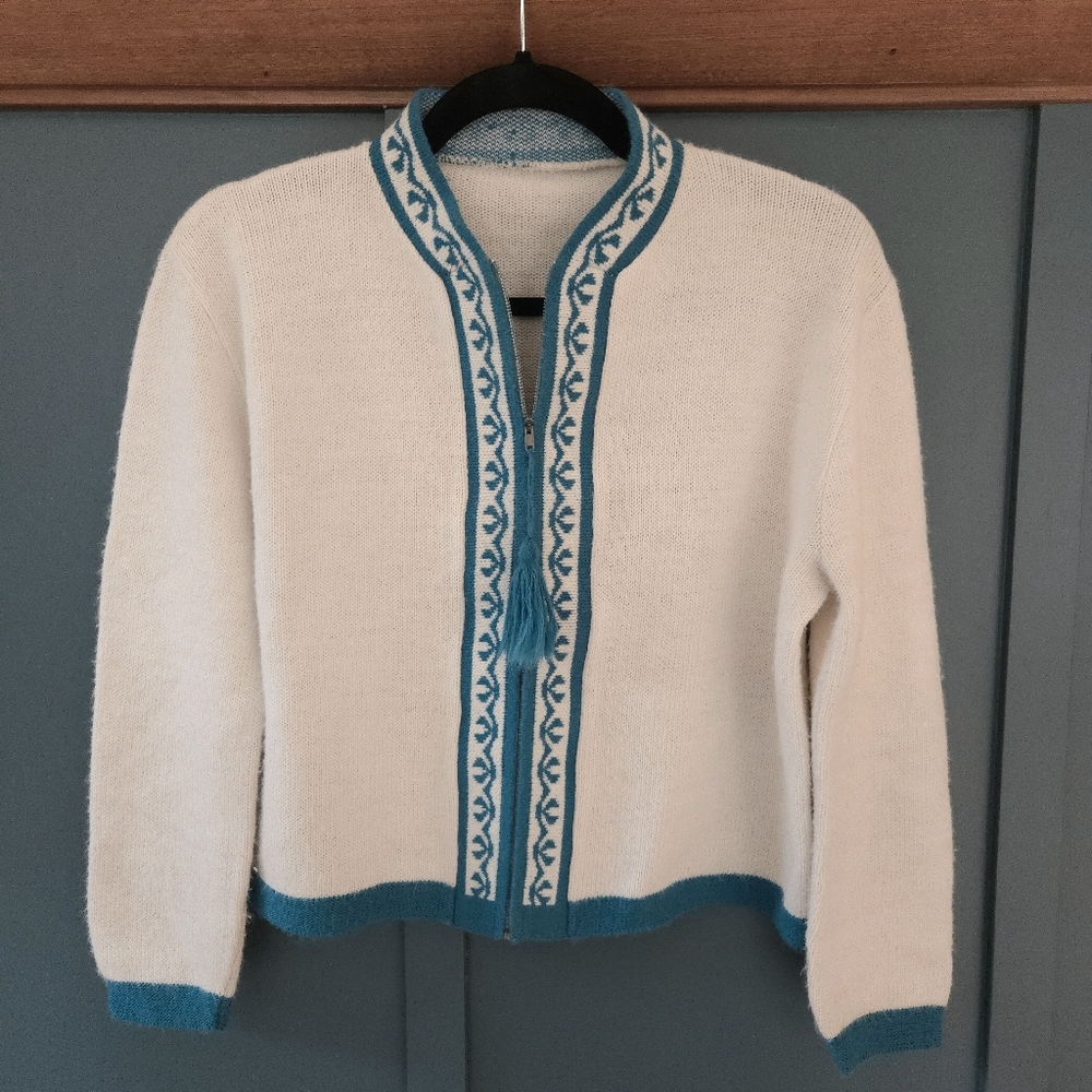 Vintage Nordic Cream Zip Cardigan with Turquiose Blue Embroidery